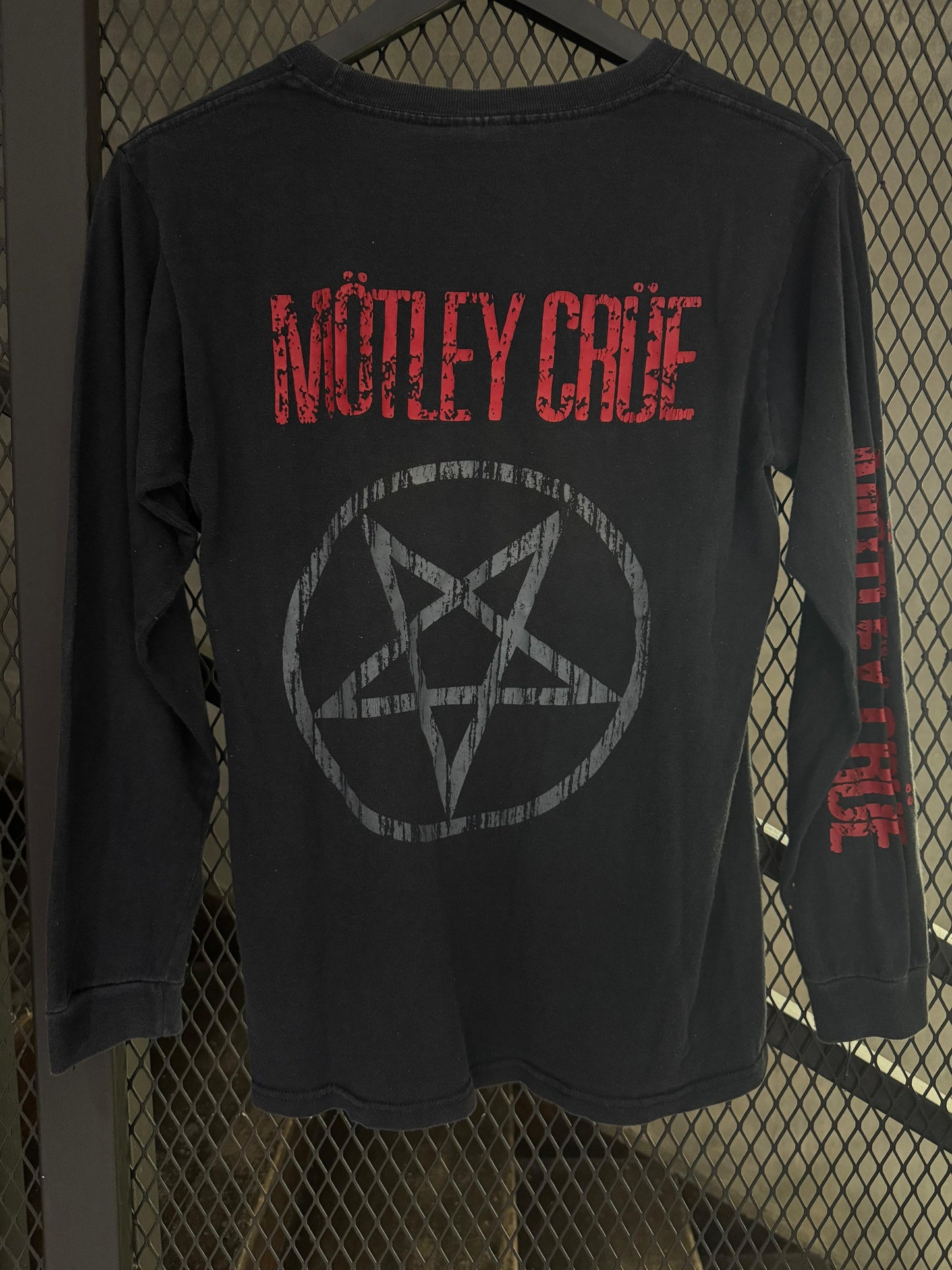 Mötley Crüe Long Sleeve Tee (Modern)