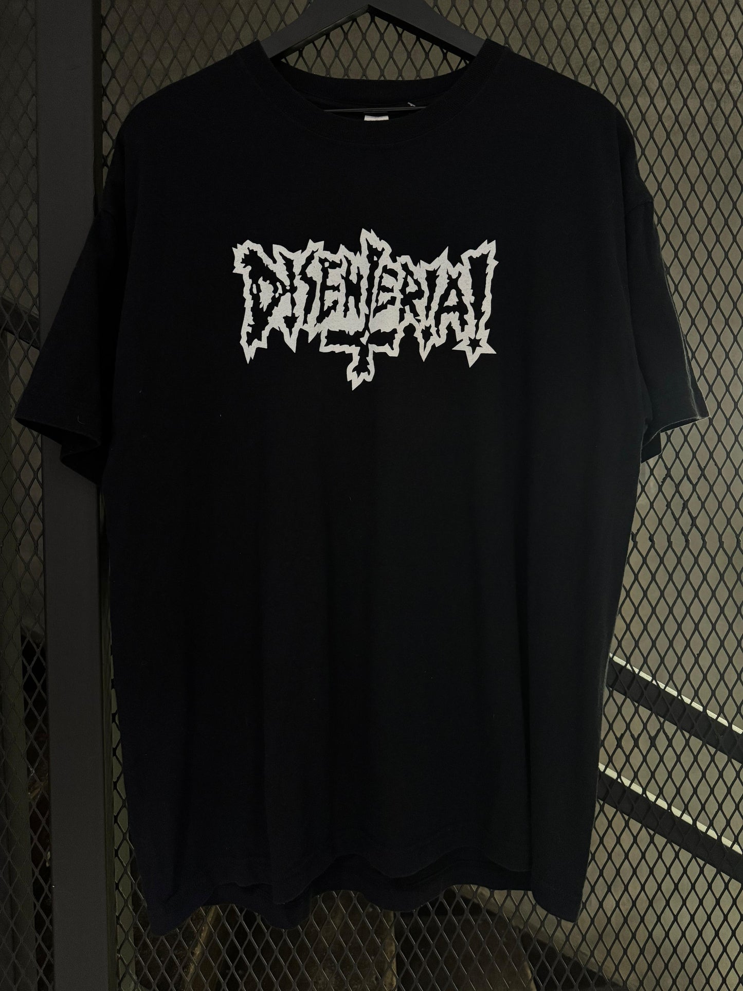 Disenteria Tee (Modern)